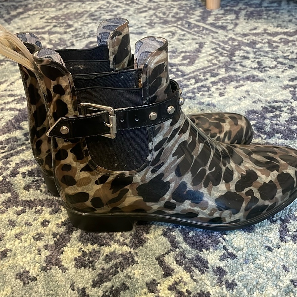 Halogen waterproof booties